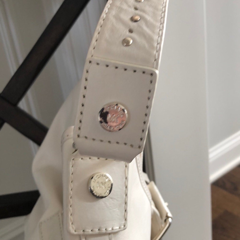 Michael Kors cream hobo bag - Picture 4 of 13